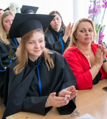 Понад 200 випускників волинської академії отримали дипломи