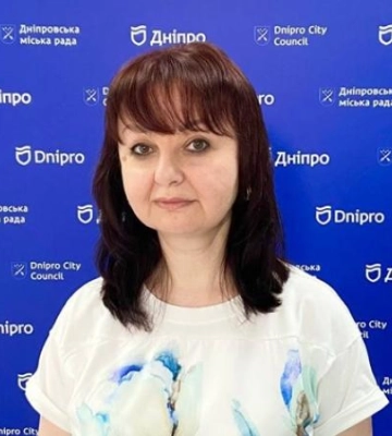 У Дніпрі комунальники майже добу працюють у постраждалих від ворожих обстрілів районах міста