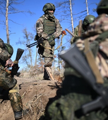 На багги, мотоциклах или пешком: в НГУ рассказали, как наступают ВС РФ возле Часового Яра