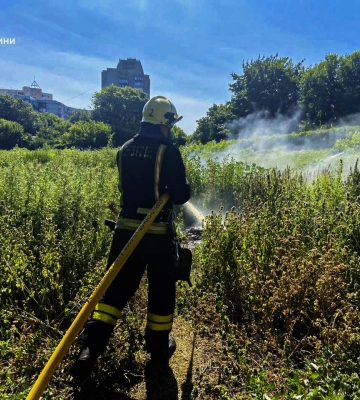 На Сумщині рятувальники упродовж доби сім разів ліквідовували загоряння на відкритих територіях