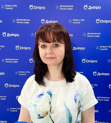 У Дніпрі комунальники майже добу працюють у постраждалих від ворожих обстрілів районах міста