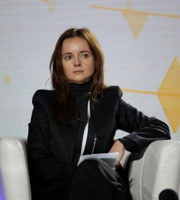 До кінця року Україна може отримати 2,5 млрд євро з доходів від заморожених активів рф, — дипломатка МЗС Єніна