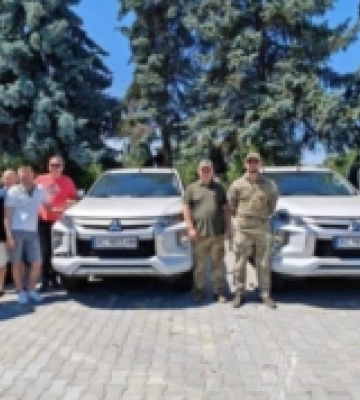 З Волині на потреби військових відправили два позашляховики