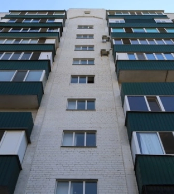 У Миколаєві відновили пошкоджену ворожим обстрілом багатоповерхівку