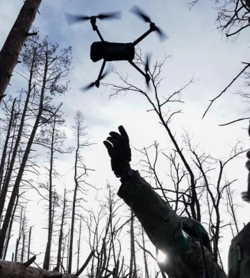 Один FPV-дрон повністю знищив російську БМП на Луганщині