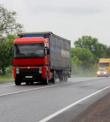 У Києві ввели обмеження для деякого транспорту через спеку