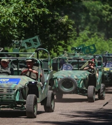 «Вільні та Вірні» передали військовим партію баггі, пікапів та відремонтованої трофейної техніки 