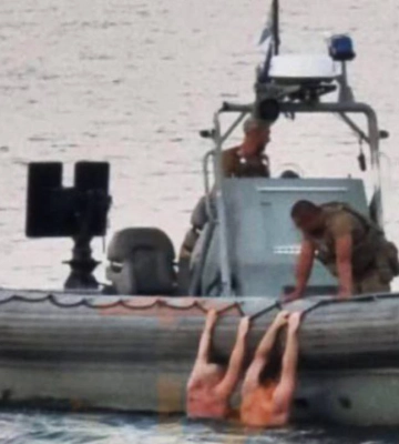 Пятерых украинцев унесло в открытое море в Одессе: в ВМС раскрыли детали спасения 