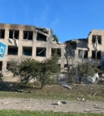 На Харківщині ворожа бомба поцілила по будівлі школи
