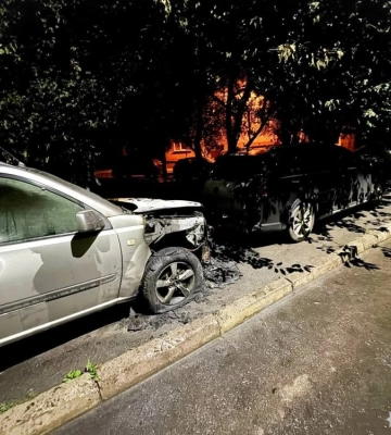 На Волині рятувальники визволили з автомобіля двох людей