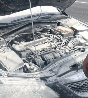 У Києві посеред дороги загорівся автомобіль