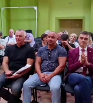 Незаконних депутатів з Каховки на лівобережжі Херсонщині достроково позбавили повноважень