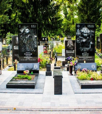 На Центральному кладовищі Полтави встановлять надгробні плити на могилах полеглих воїнів