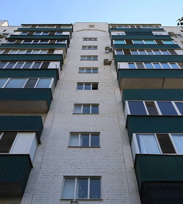 Ракета пробила дах та три поверхи: У Миколаєві відновили багатоповерхівку, яка постраждала від прильоту