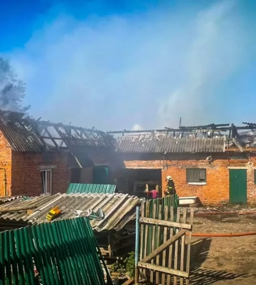 На Львівщині вогнеборці вивели з пожежі 4 свині та врятували від вогню 3 будівлі