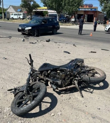 В Мелитополе 18-летнего мотоциклиста сбил легковой автомобиль