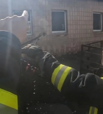 Як вогнеборці долали пожежу на фермі під Луцьком (відео)