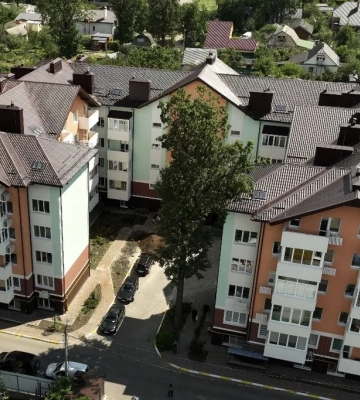 На Київщині ввели в експлуатацію зруйновану через війну п'ятиповерхівку: до осель повернуться мешканці 120 квартир