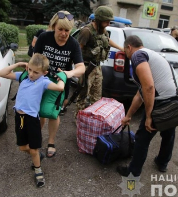 Із деяких територій Харківщини і Донеччини мають примусово евакуювати дітей
