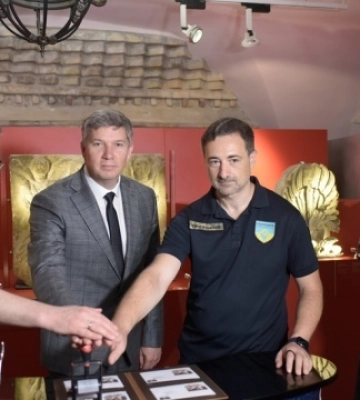 У Києві відбулась церемонія спецпогашення нової марки &quot;Скарби Криму. Повернення&quot;