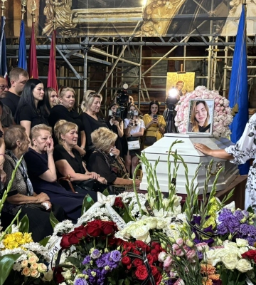 У Львові прощаються з лікаркою, яка загинула під час обстрілу “Охматдиту”