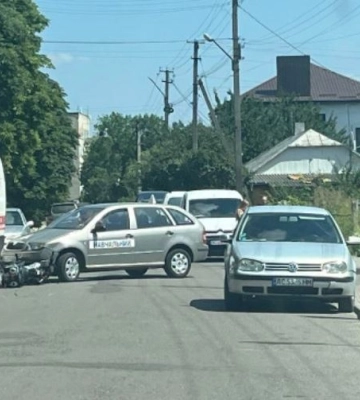 На Волині легковик Mercedes Benz ML 280 потрапив у кювет, а його водій до лікарні