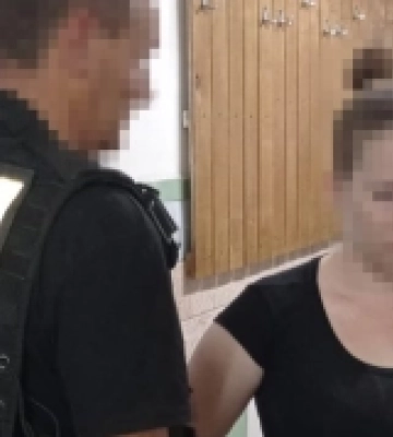 На Кіровоградщині затримали зловмисницю, яка виконувала замовлення рф на підпали автотехніки та будівель Сил оборони