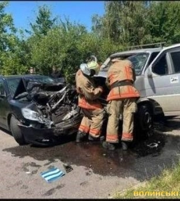На Волині легковик Mercedes Benz ML 280 потрапив у кювет, а його водій до лікарні