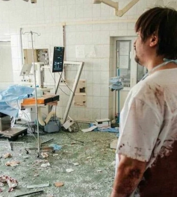 «Операційна зруйнована». Хірург, чиє фото облетіло світові ЗМІ, розповів про ситуацію в «Охматдиті»