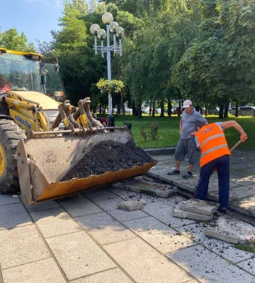 Шакирзян пояснив, що роблять комунальники в самому центрі Рівного