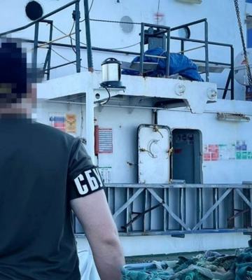 СБУ затримала капітана вантажного судна, який допомагав росіянам вивозити з Криму українське зерно