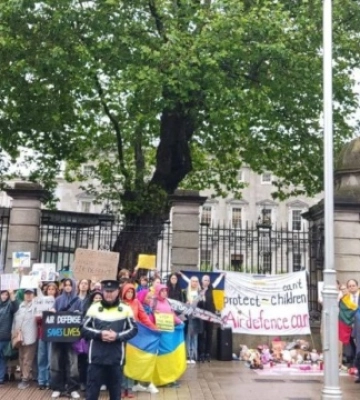 У Дубліні українці провели мирний протест, закликавши притягнути Росію до відповідальності