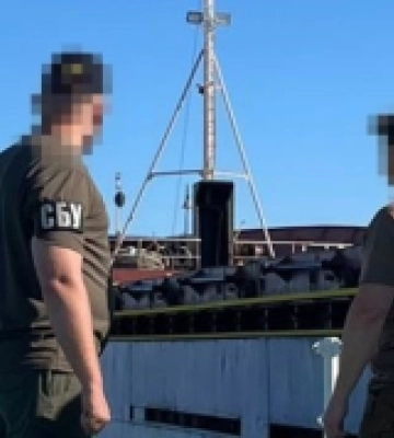 СБУ затримала в акваторії Одещини іноземне вантажне судно та його капітана, який працював на агресора