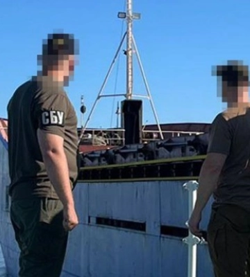 Задержали капитана, помогавшего россиянам вывозить из Крыма краденое зерно