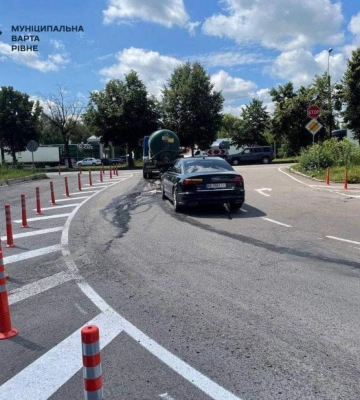 У Рівному встановили нові дорожні знаки на одній із вулиць