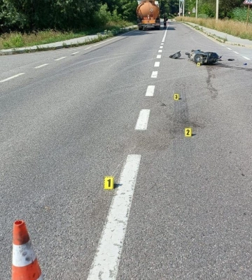 Зіткнення автопоїзда зі скутером на Львівщині – поліцейські встановлюють обставини