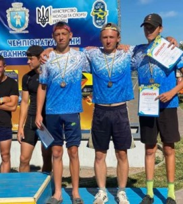 Юні миколаївські веслувальники здобули 8 медалей на Командному чемпіонаті України