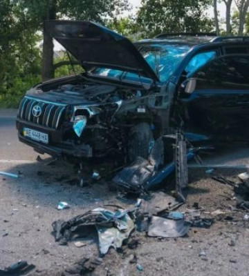 Обидва водії травмувалися: у Дніпропетровській області лоб в лоб зіткнулися легковики