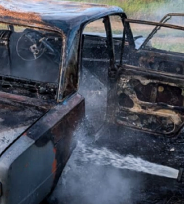 Рятувальники Львівщини вчора двічі ліквідовували пожежі в автомобілях