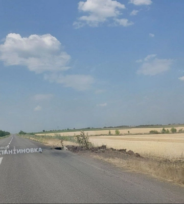 По трассе «Константиновка-Покровск» уже есть «прилеты»: до линии фронта чуть больше пяти километров