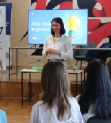 Учасники літнього табору для підлітків у Луцьку дізналися, як працює російська пропаганда. ФОТО
