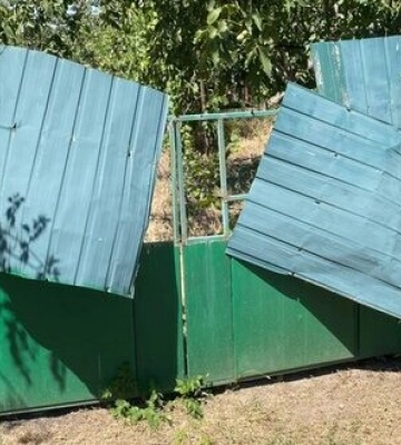 Дві людини постраждали внаслідок атаки дрона-камікадзе на Нікопольщині. ФОТОрепортаж