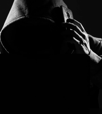 Поговорила по телефону та втратила 64 тисячі грн: жителька Івано-Франківська потрапила в шахрайську схему