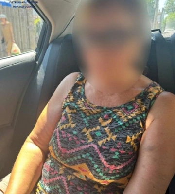 В Одесі жінка викрала номерні знаки з автомобіля