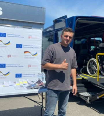 Дві громади Бессарабії отримали від Німеччини автомобілі «Соціальне таксі» 