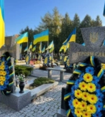 У Рівному встановлюють пам’ятники загиблим героям