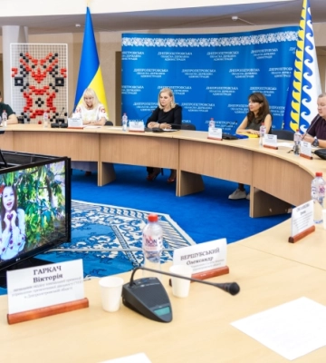 «Феномен національної ідентичності»: на Дніпропетровщині проводять опитування серед молоді