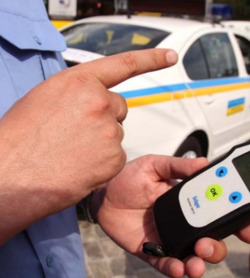 В Миколаєві п'яний за кермом намагався дати хабара поліції