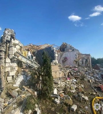 росіяни вдарили КАБом по Боровій на Харківщині: четверо постраждалих