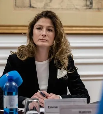 Еміне Джапарова написала заяву про звільнення: причини Еміне Джапарова написала заяву про звільнення: причини
